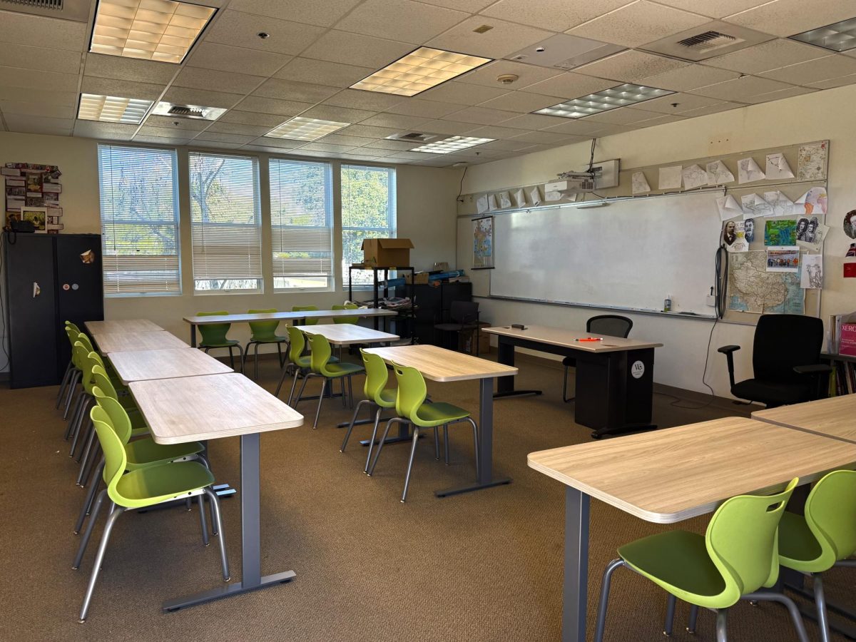 New desks and chairs fill RHB 61 to pilot a new potential classroom format for future Upper School rooms in the Rothenburg building.